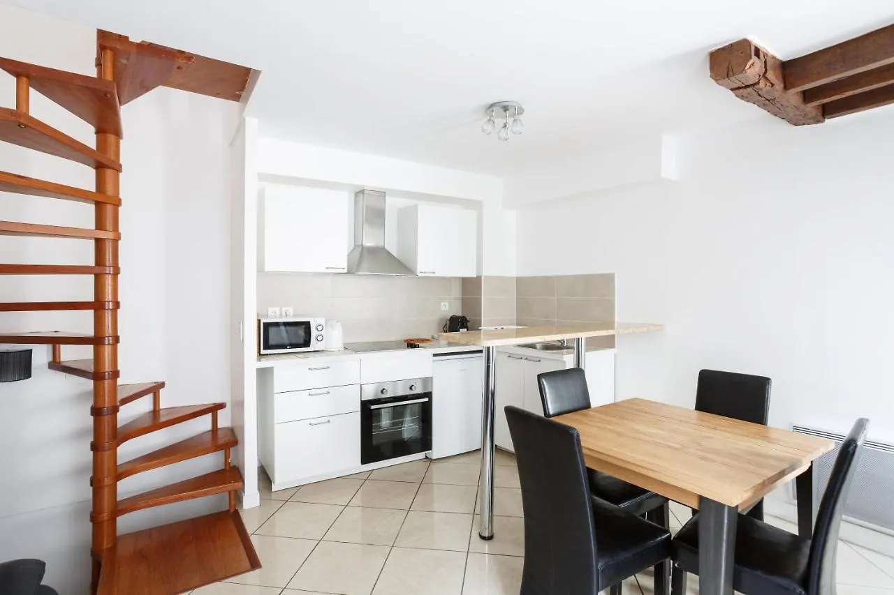 Top Apartment House Av Ternes Париж